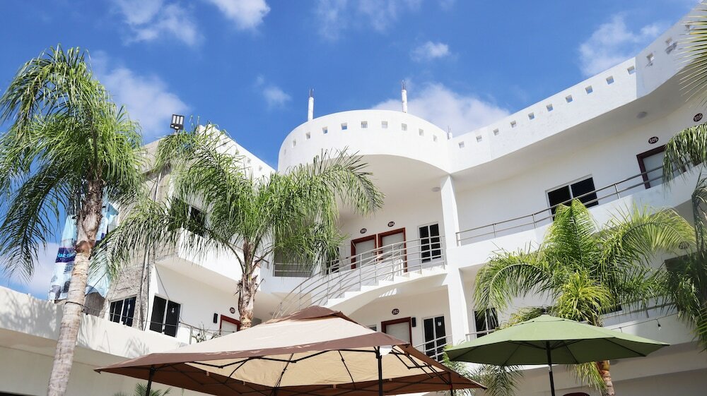 Фото отеля 1