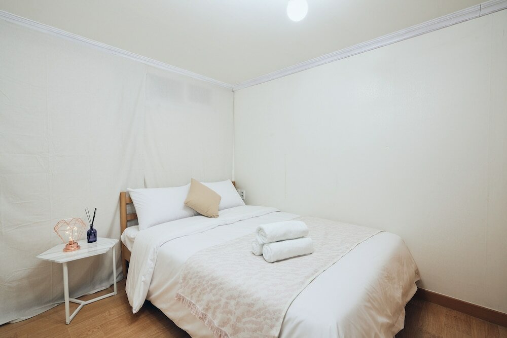 Фото Myeongdong Station 2Min House