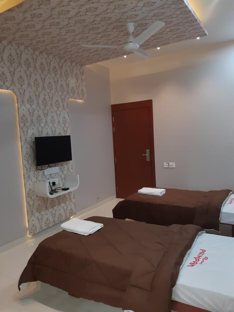 Фото Hotel Pushpak Satara