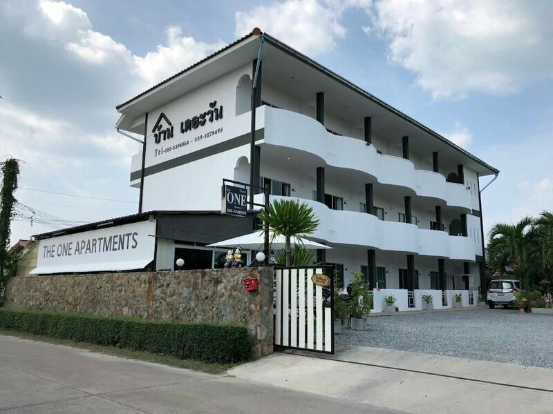 Гостиница RoomQuest One Bangsaray