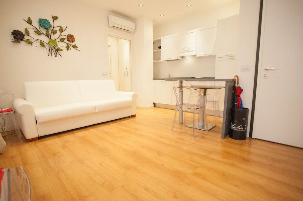 Фото Arena by side