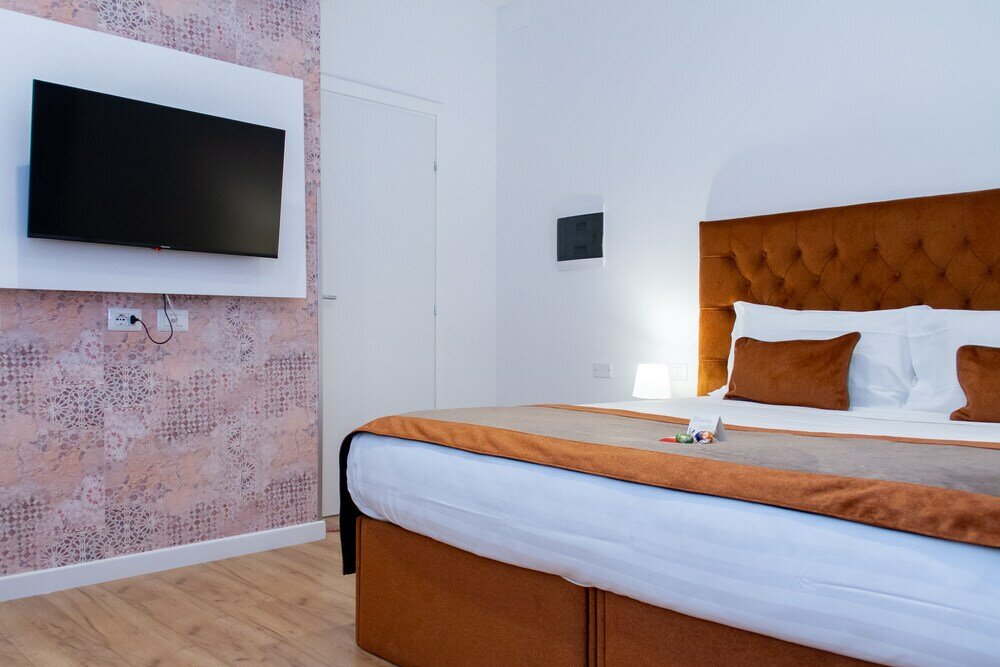 Фото Home at Rome Vatican Suites