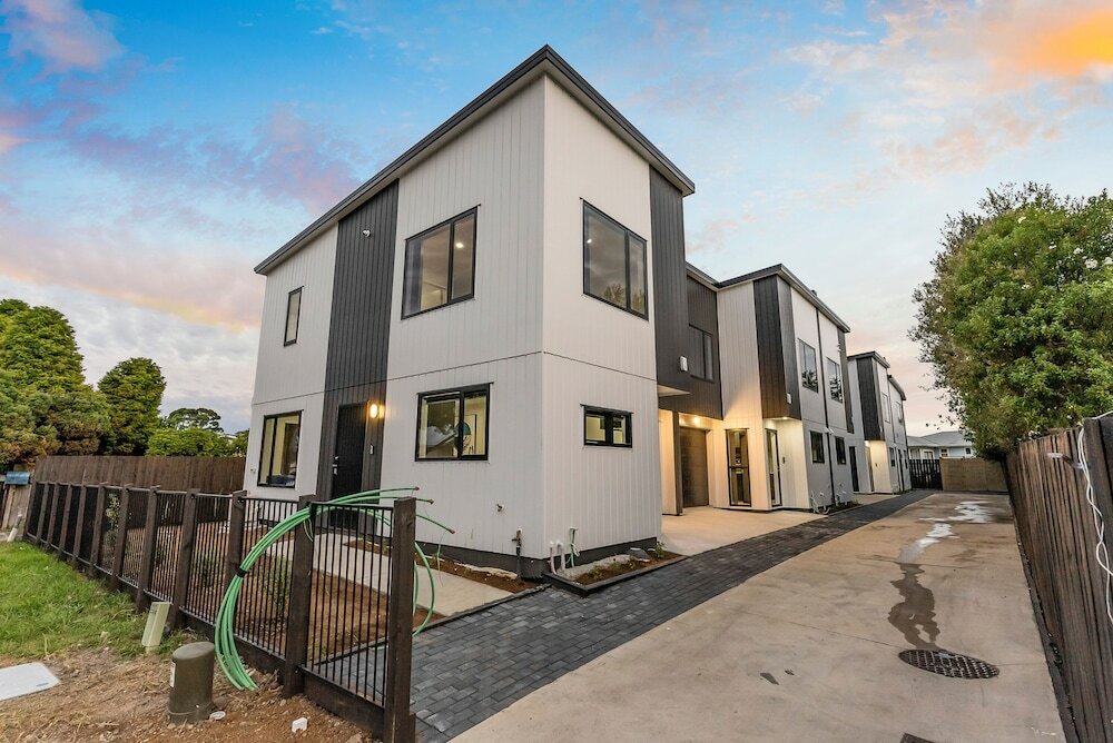 Фото 302 Te Irirangi Drive