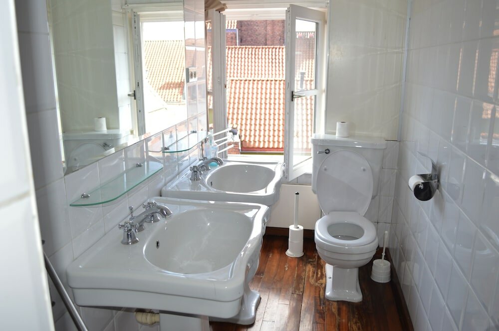 Фото St Christopher's Inn Bauhaus Budget Hotel - Hostel