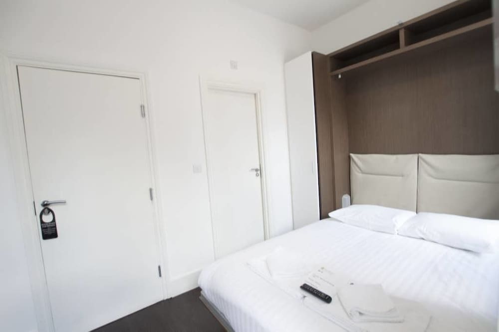 Фото Charlotte Street Apartments by Allô Housing