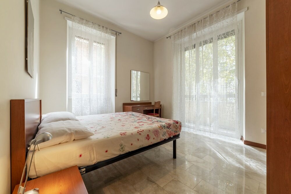 Фото Piazza Re di Roma Apartment