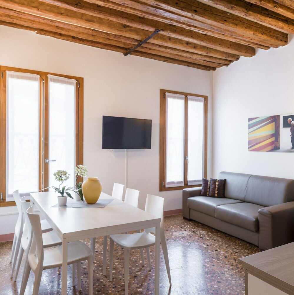 Фото Dorsoduro Charme Apartments