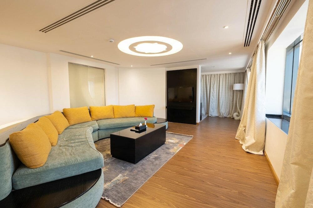 Фото Mira Business Hotel