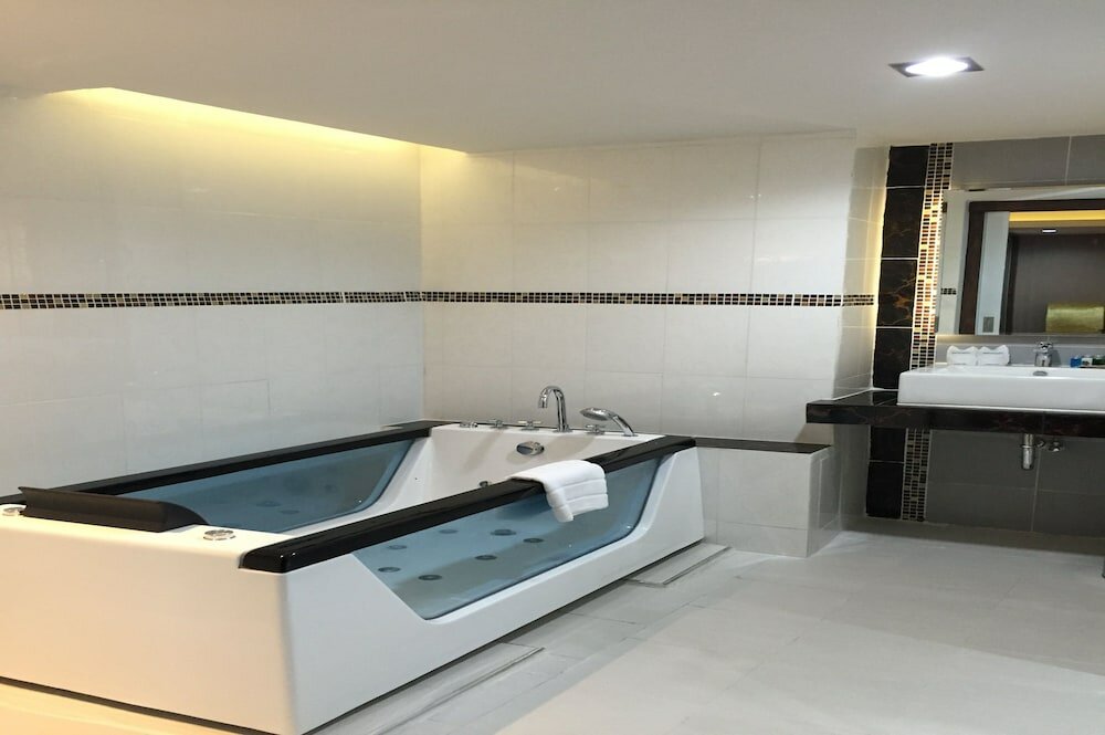 Фото Grand Pink Hotel Hat Yai