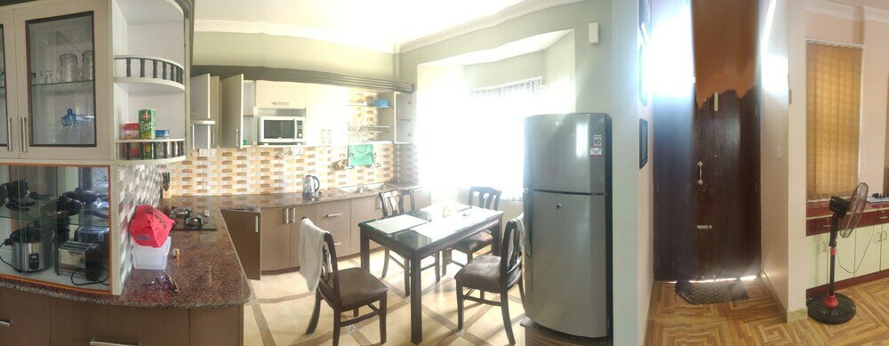 Фото Himalayan Hotel and Service Apartments