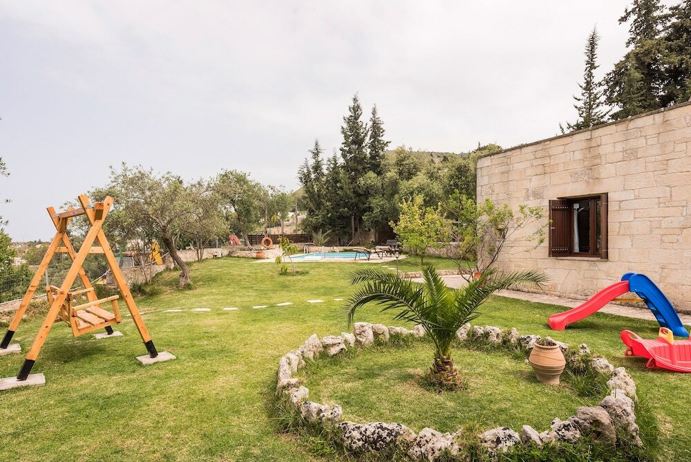 Фото Villa Aloni-traditional Stone Villa With Nice View, pool and Garden