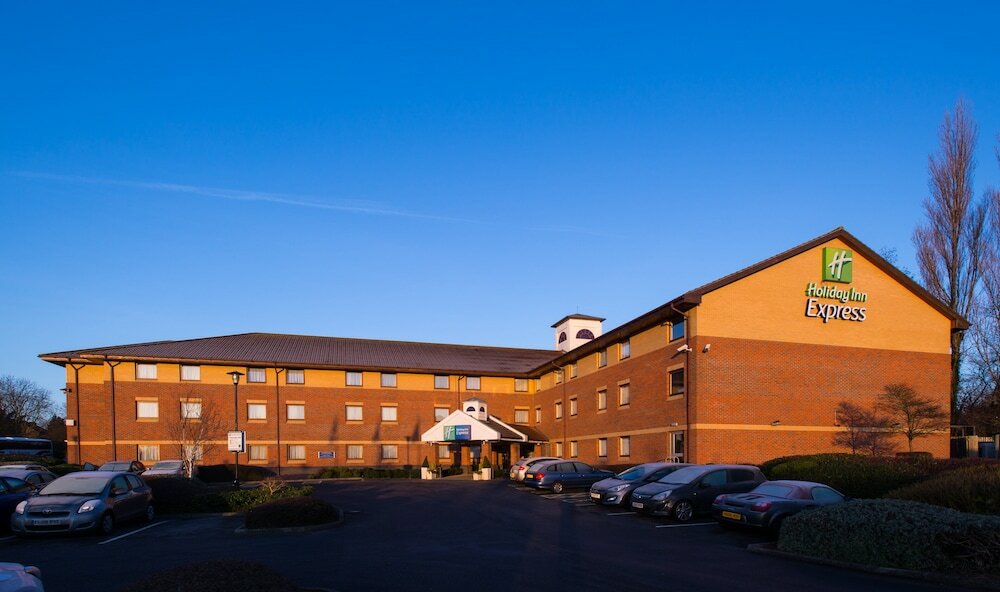 Фото Holiday Inn Express Taunton East, an Ihg Hotel