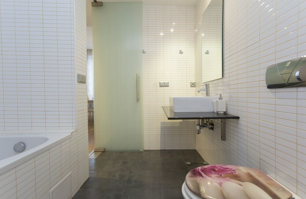 Фото Modern Apartment in the City Center