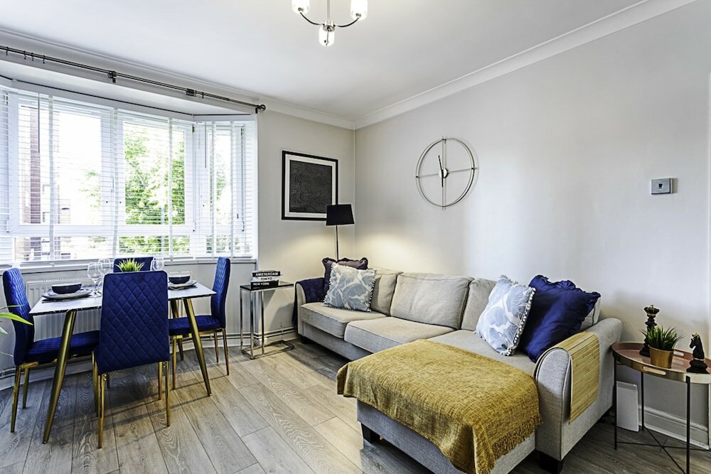 Фото Chic High Spec Apartment Near Central London