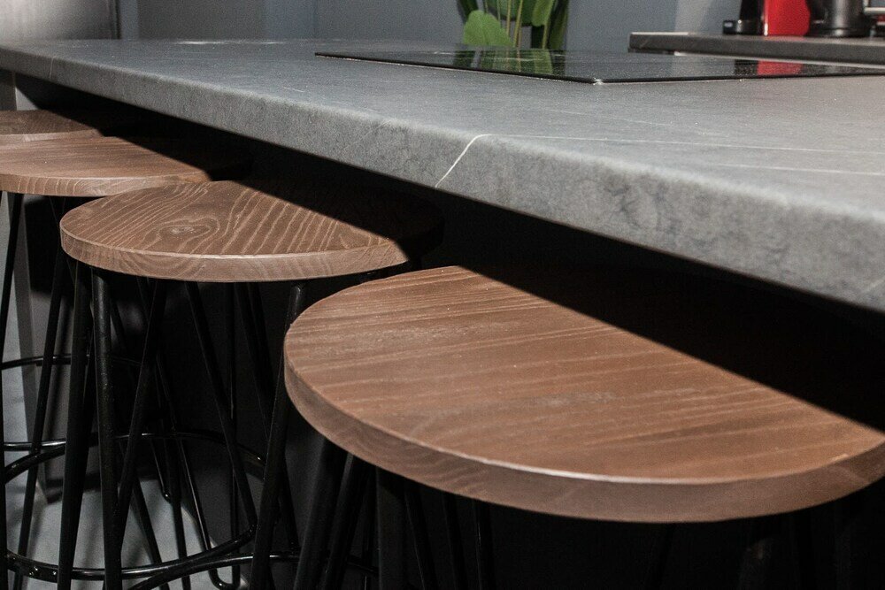 Фото Modern Industrial Apt In Neos Kosmos