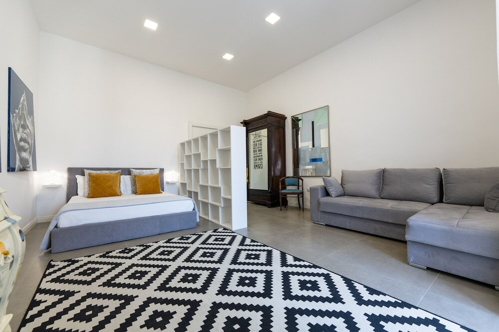 Фото Palazzo della Porta - VIA Toledo 55