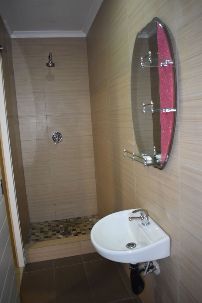 Фото Fairdeal Guest House