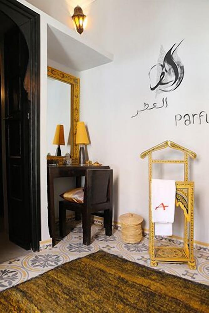 Фото Riad Assaada