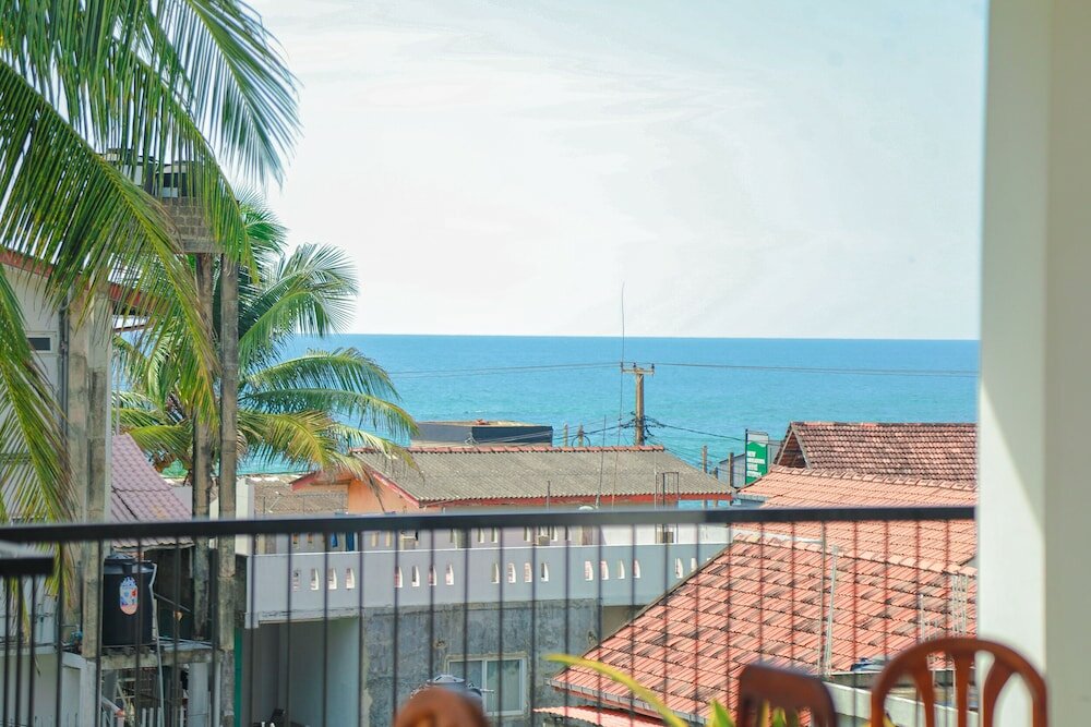 Фото Travellers Hotel Hikkaduwa