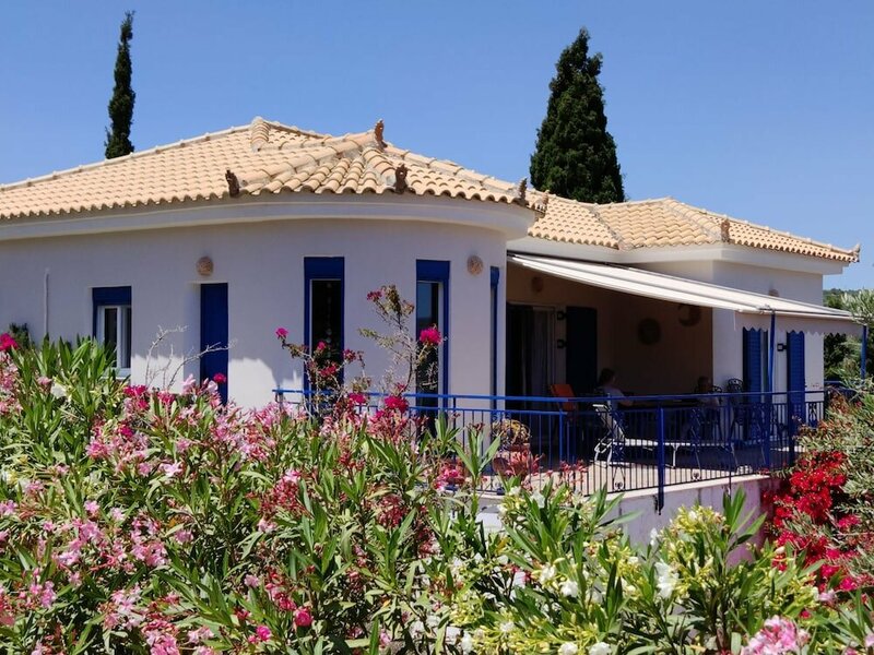 Гостиница Despite Corona Summer Vacation on Southern Greek Beaches