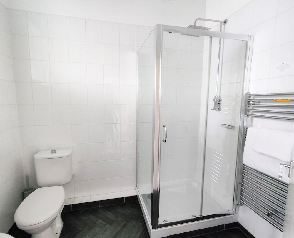 Фото Woodcote Hotel