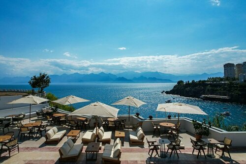 Гостиница Qinn Hotel в Муратпаше