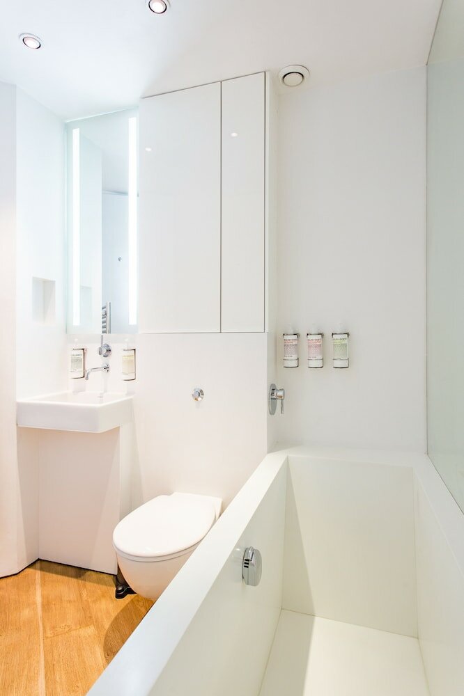 Фото Oxford Circus Apartments