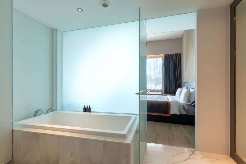 Фото Resorts World Sentosa - Hard Rock Hotel