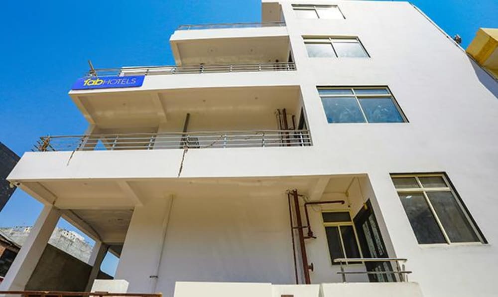 Фото Fabhotel Atharv Palace