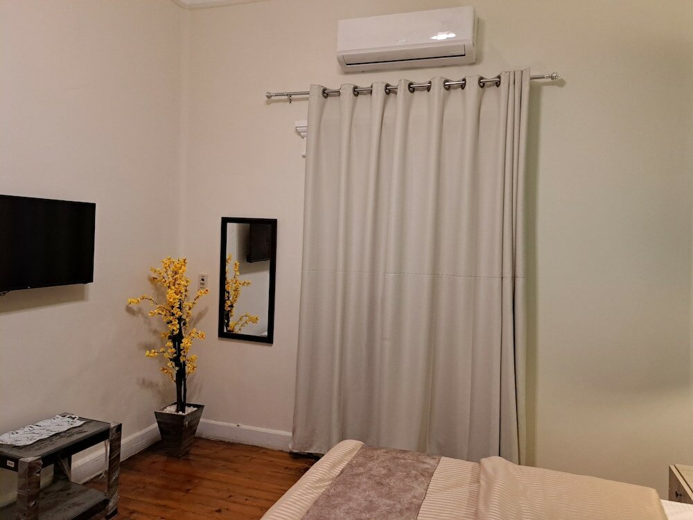 Фото Downtown Family Suites