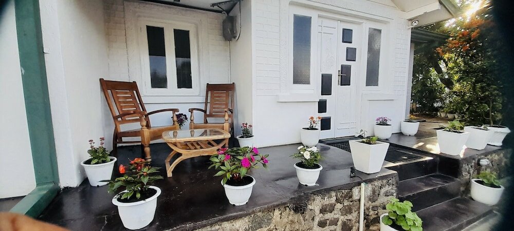 Фото Zion White House