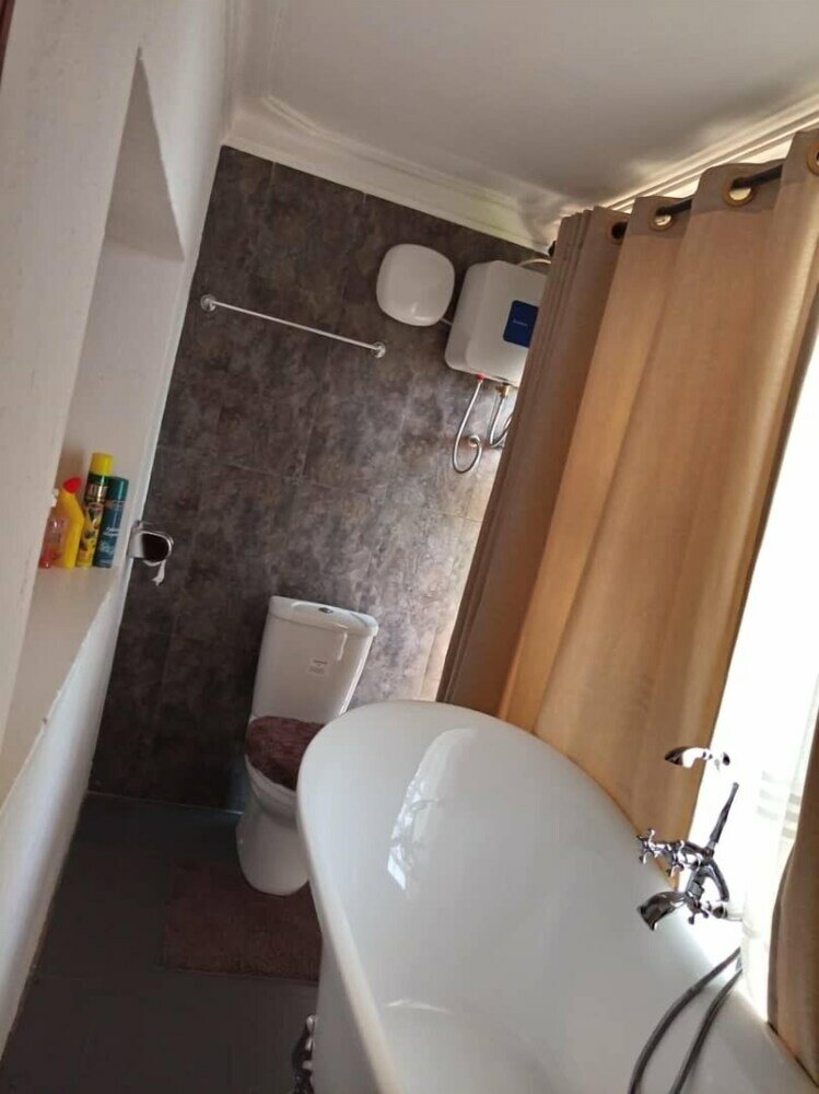 Фото Kaazi LakeFront Villas