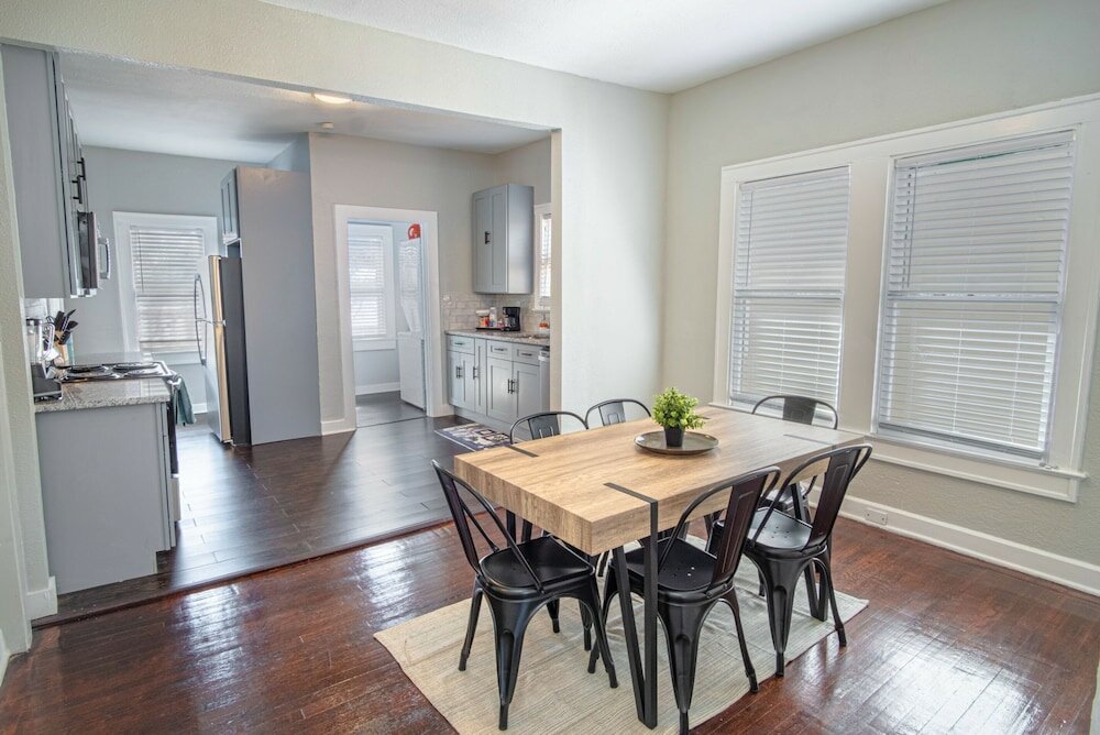 Фото Trendy 3 Br Prime Apt Near Downtown