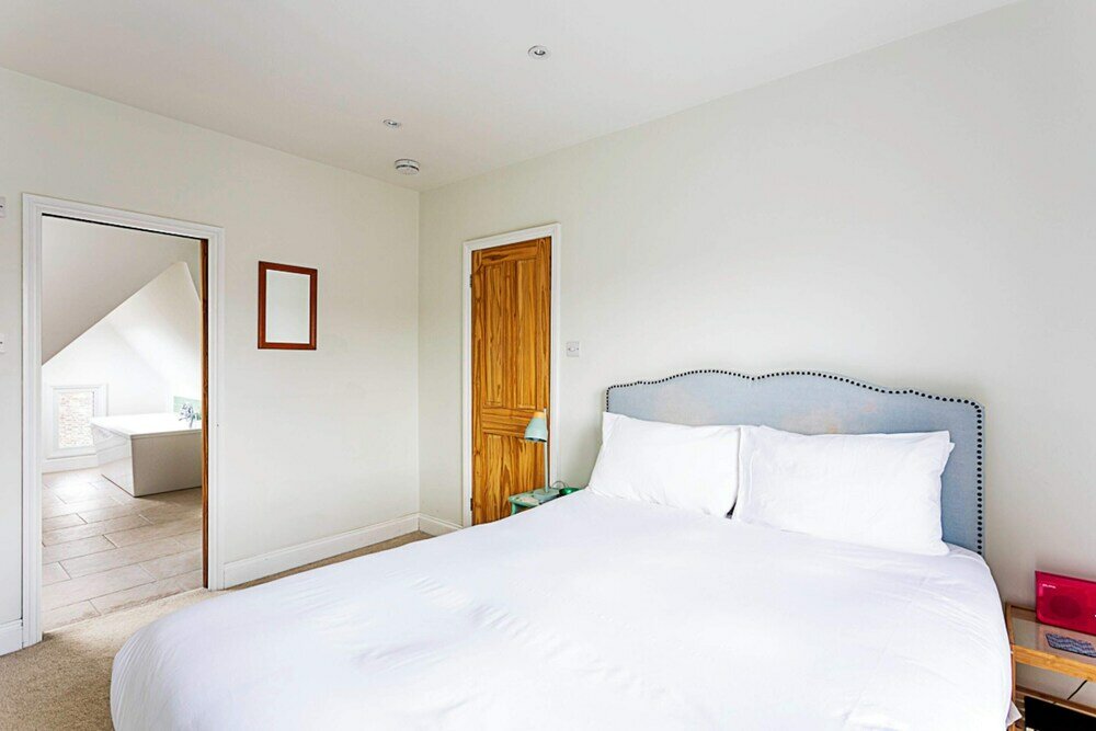 Фото Gorgeous Brixton Garden House