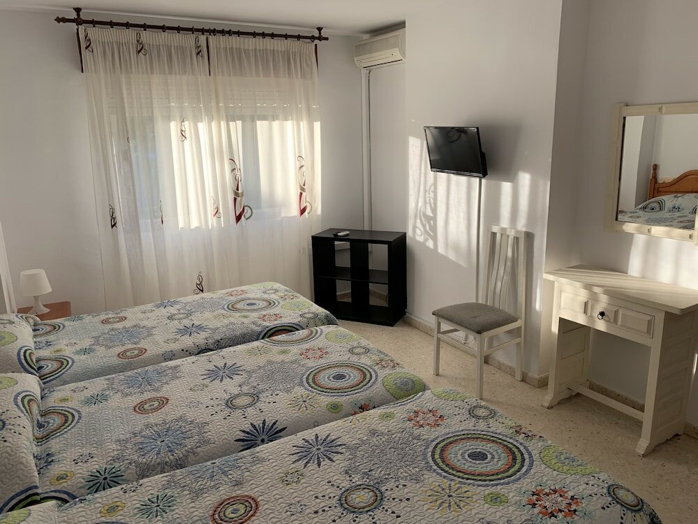 Фото Hostal Mediterráneo