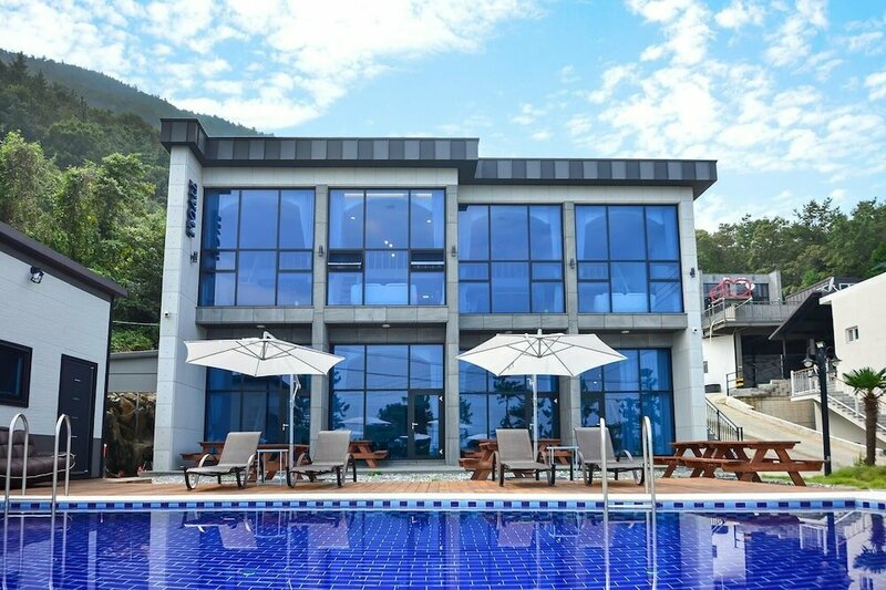 Гостиница Yeosu Tivoli Pension
