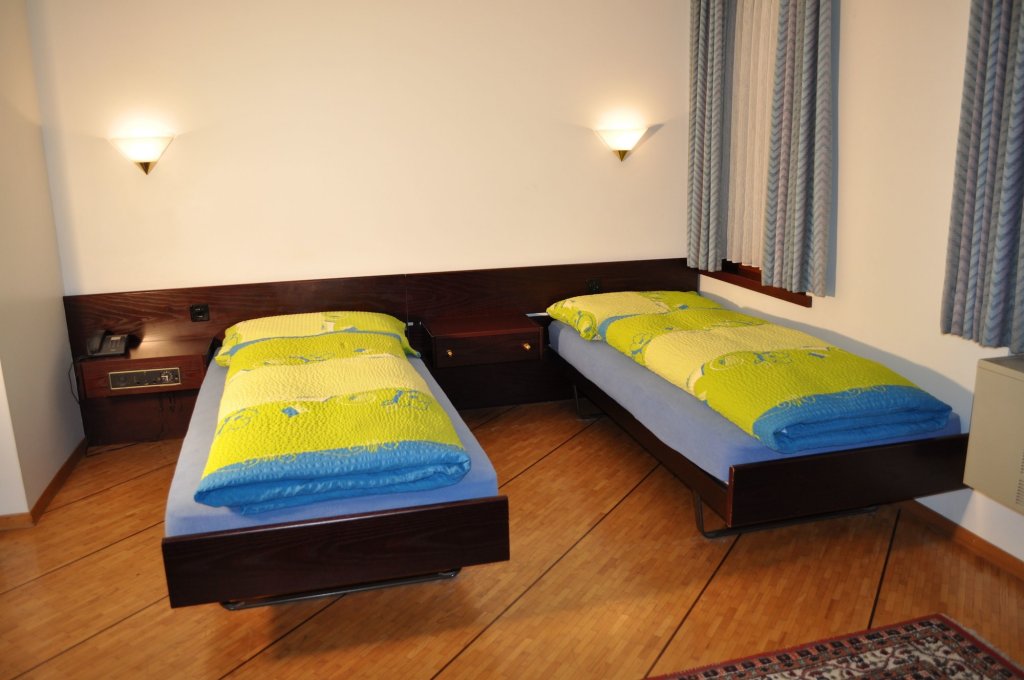 Фото Hotel Schweizerhof Wetzikon GmbH