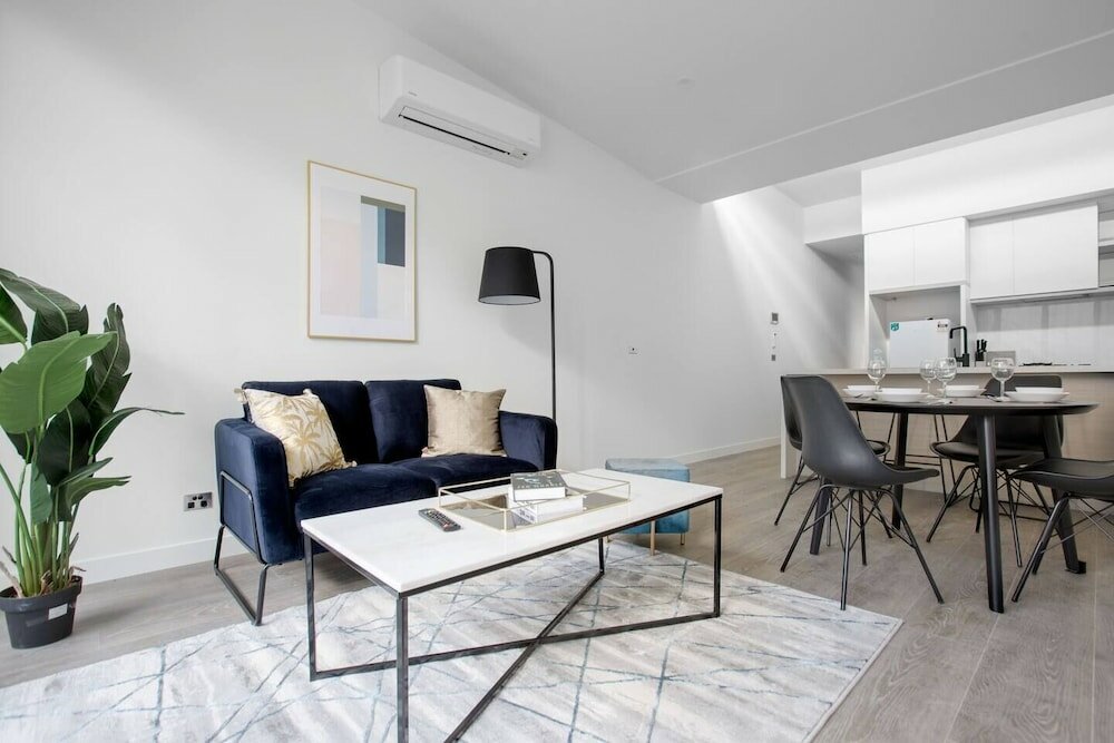 Фото Trendy Livingstyle 2br@moonee Ponds Wifi+parking