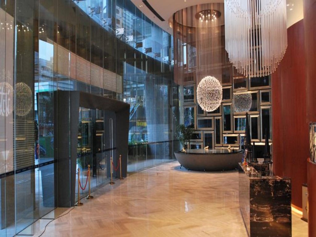 Фото Huaqiang Plaza Hotel Shenzhen