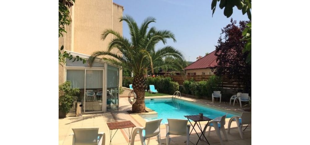 Фото Adonis Arc Hôtel Aix