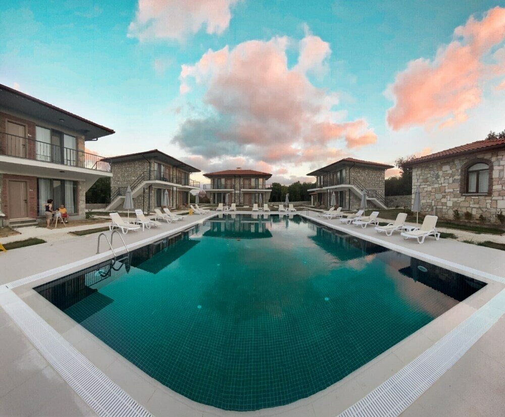 Фото Hotel Rezve