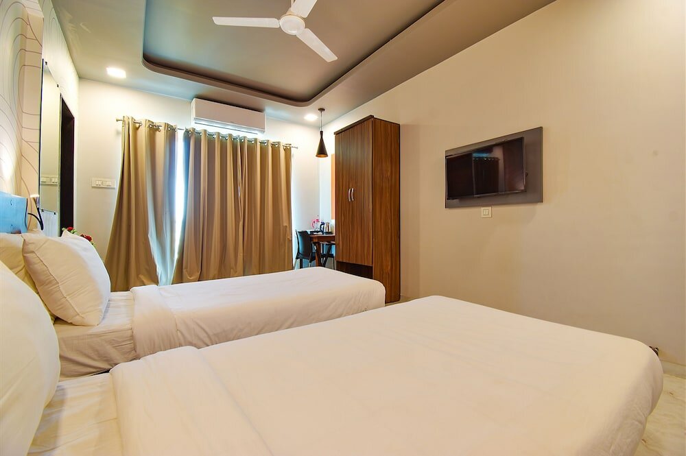 Фото Fabhotel Royal Inn