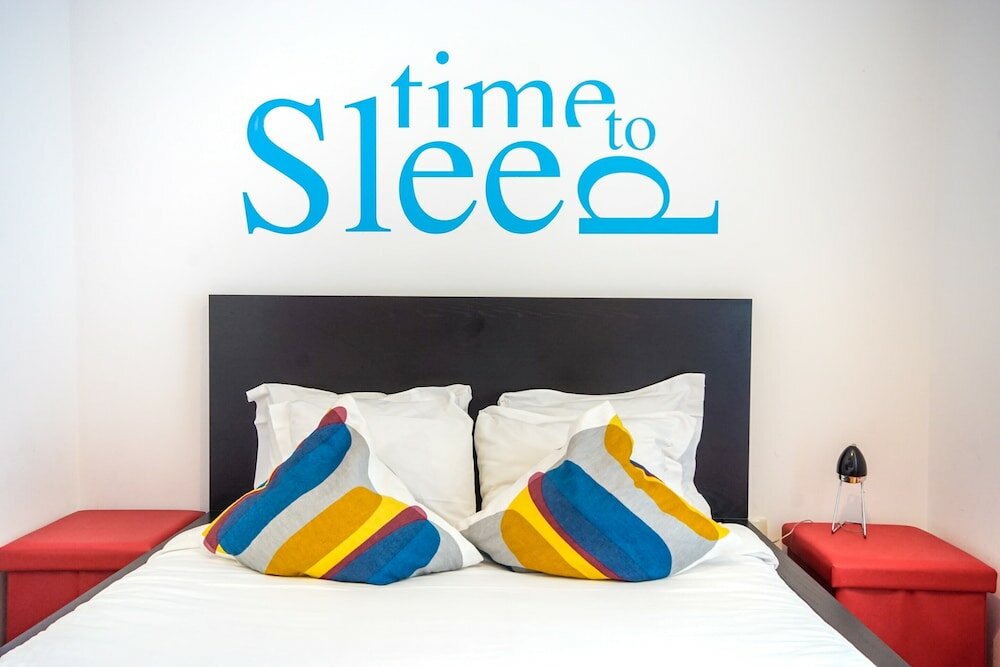 Фото Bright Maida Vale Apartment