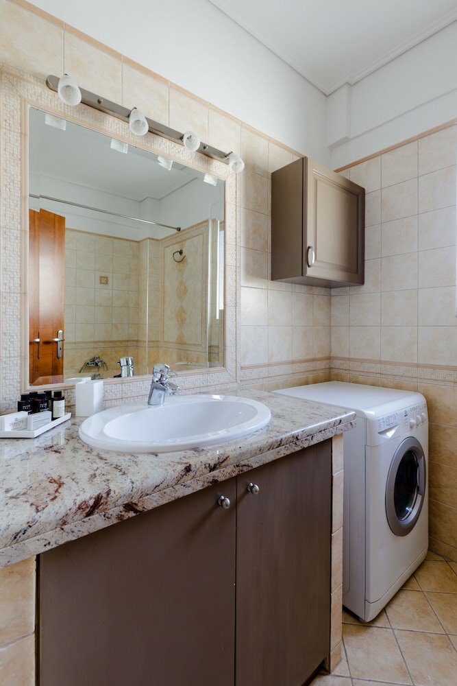 Фото Upstreet Convenient 2bd Apartment