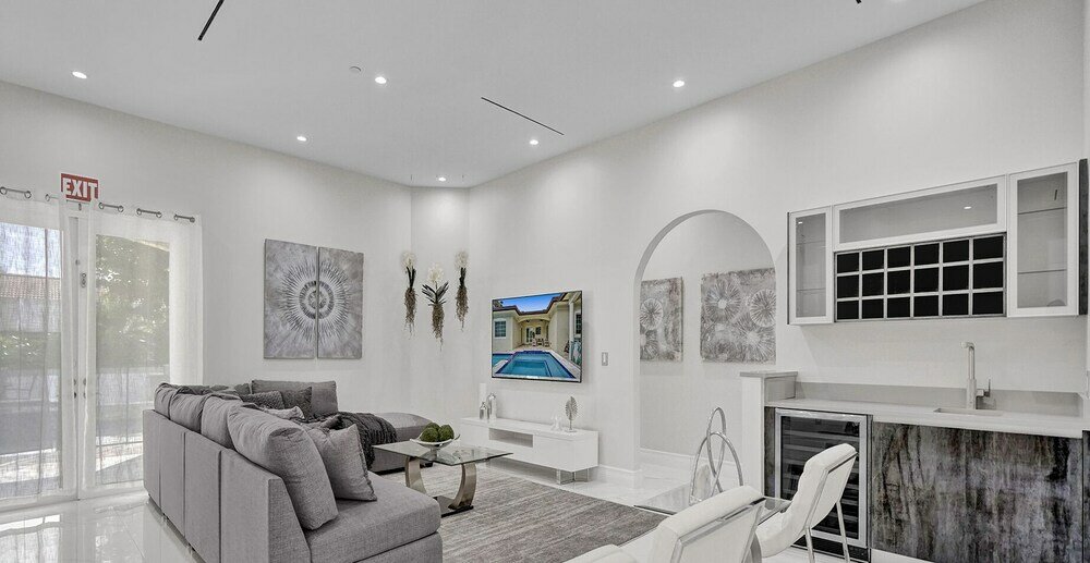 Фото Casa Nobu Modern 6br w Pool & Gameroom