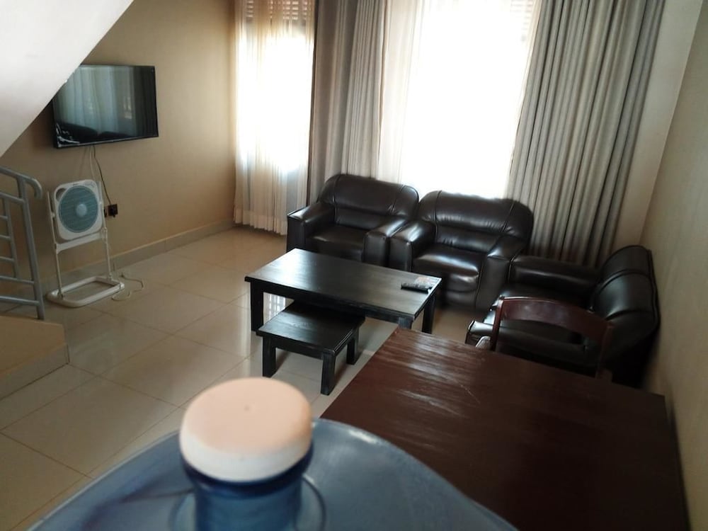 Фото The Crib Serviced