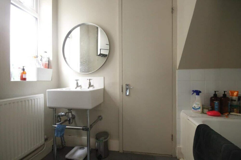 Фото Rustic Garden House in the Heart of East London