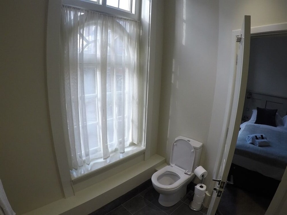 Фото The Bear Marlborough