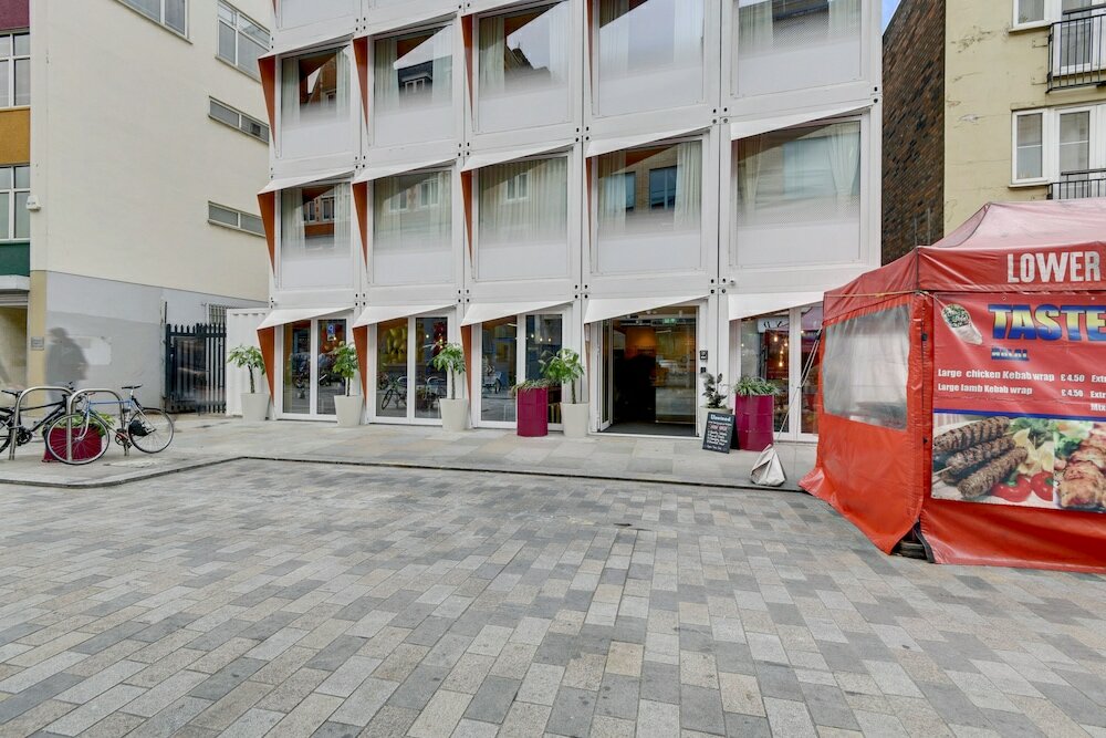 Фото StowAway Waterloo