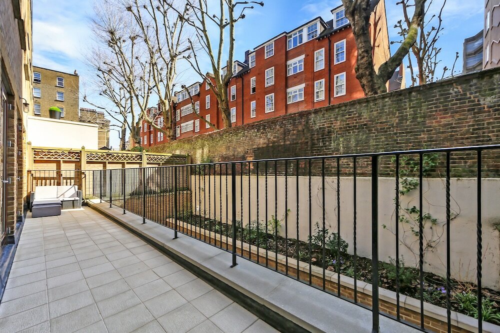 Фото Tavistock Place Apartments